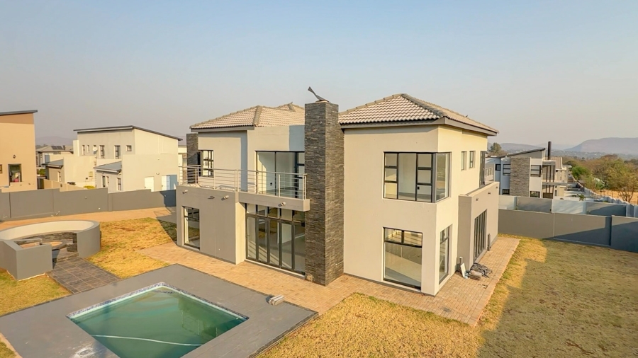 To Let 5 Bedroom Property for Rent in Melodie North West